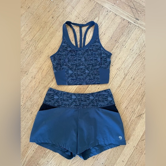 Mountain Hardwear Navy bra top and Shorts workout and swim set - Picture 1 of 10